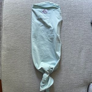 The Ollie Swaddle - Blue